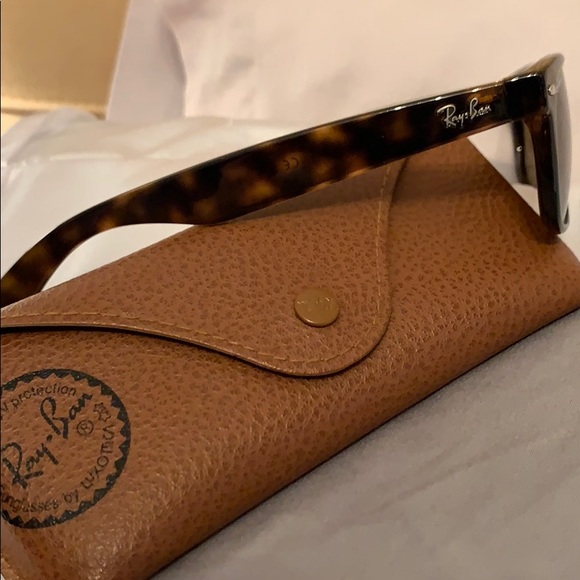 Ray-Ban New Wayfarer Classic Sunglasses - Picture 4 of 7